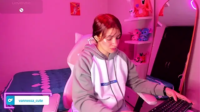 Snapshot of Vannessa__Shy chatting on 02.13.26 Vannessa Shy online show from 02.13.26