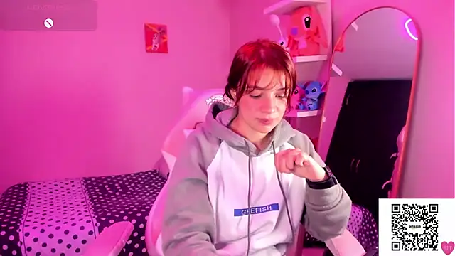 Snapshot of Vannessa__Shy chatting on 02.20.26 Vannessa Shy online show from 02.20.26