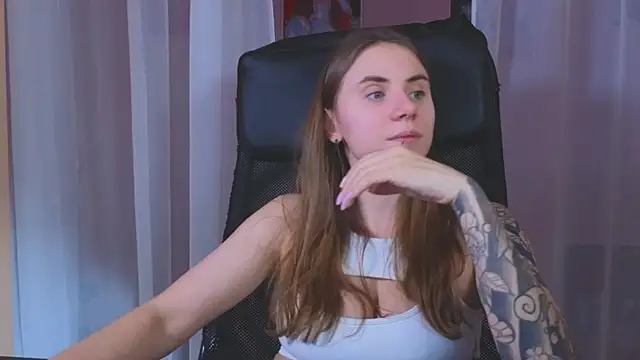 Snapshot of _AnnaStark_ chatting on 01.03.25 AnnaStark online show from 01.03.25