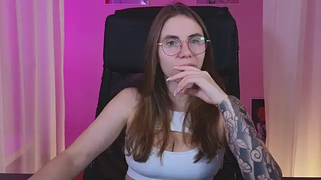 Snapshot of _AnnaStark_ chatting on 01.15.25 AnnaStark online show from 01.15.25