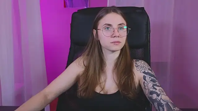 Snapshot of _AnnaStark_ chatting on 01.18.25 AnnaStark online show from 01.18.25