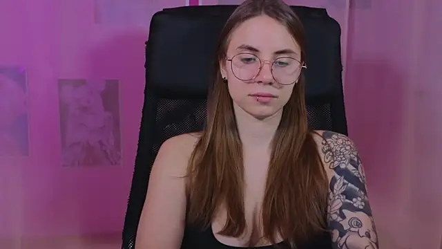 Snapshot of _AnnaStark_ chatting on 02.27.25 AnnaStark online show from 02.27.25