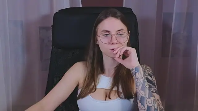 Snapshot of _AnnaStark_ chatting on 03.13.25 AnnaStark online show from 03.13.25