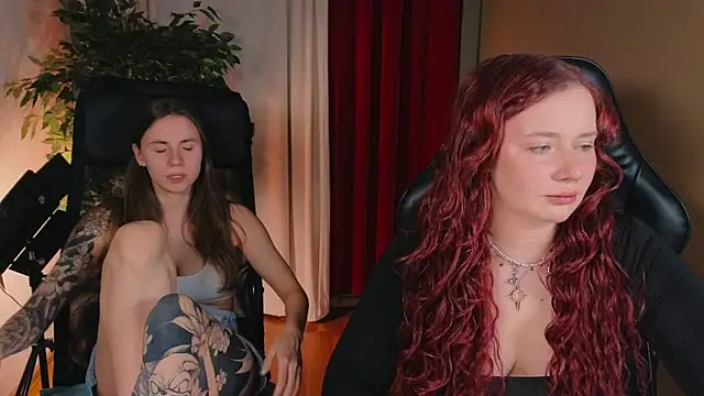 Snapshot of _AnnaStark_ chatting on 09.17.25 AnnaStark online show from 09.17.25