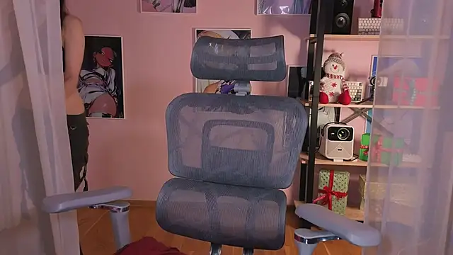 Snapshot of _AnnaStark_ chatting on 11.22.25 AnnaStark online show from 11.22.25