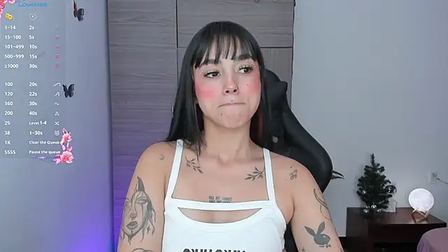 Lizzie corner v online show from 12.03.25