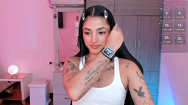 Lizzie corner v online show from 03.04.26