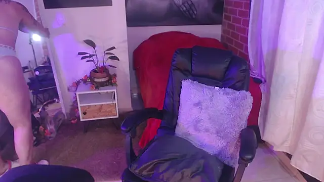 agnes blackmoree online show from 04.07.26