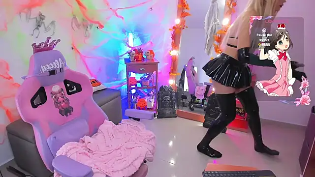 alessandrathedoll online show from 10.10.25