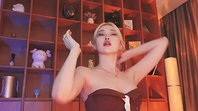 hyun chia online show from 10.17.25