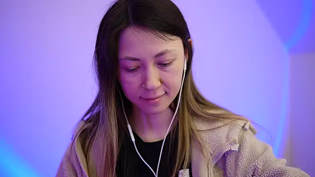 chibi moon  online show from 03.14.25