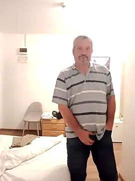 Snapshot of razvannn81 chatting on 09.13.25 razvannn81 online show from 09.13.25