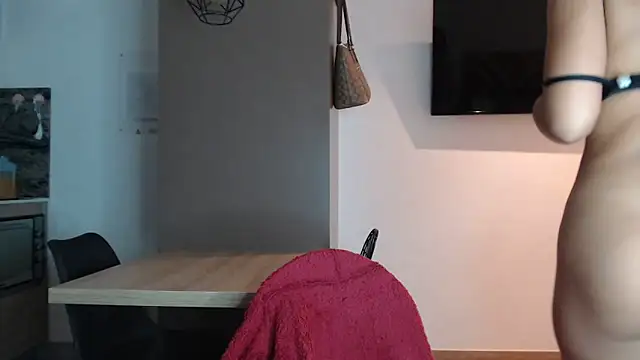 Snapshot of alexademie1 chatting on 12.22.24 alexademie1 online show from 12.22.24