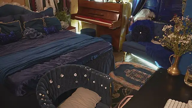 VanessaDoyle online show from 11.03.25