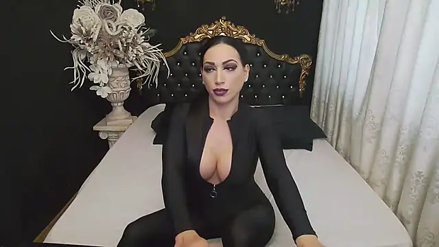 Snapshot of MichaelaDark chatting on 01.06.25 MichaelaDark online show from 01.06.25