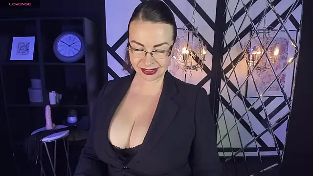 MrsIngrid online show from 12.14.24