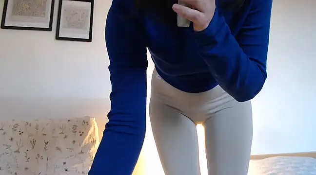 Snapshot of ocean_eyess_ chatting on 01.14.25 ocean eyess online show from 01.14.25