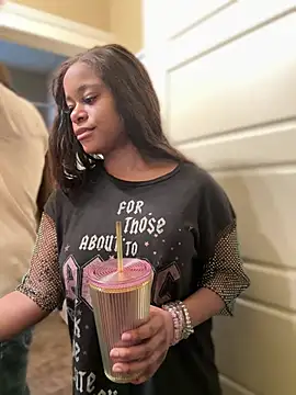 Snapshot of Tikalalin chatting on 01.16.26 Tikalalin online show from 01.16.26