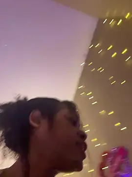 Snapshot of Tikalalin chatting on 02.26.26 Tikalalin online show from 02.26.26