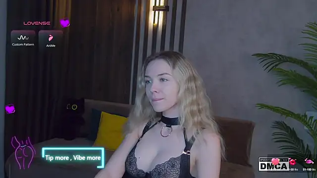 Holl1Would online show from 03.01.25