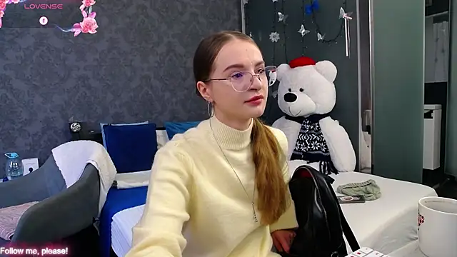 KateJonson online show from 11.11.25