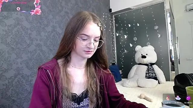 Snapshot of KateJonson chatting on 06.12.26 KateJonson online show from 06.12.26