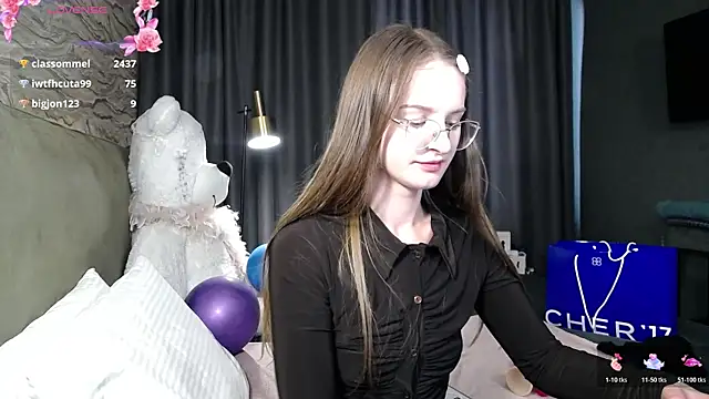 Snapshot of KateJonson chatting on 07.28.26 KateJonson online show from 07.28.26