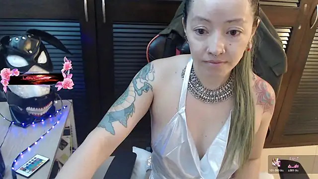 Snapshot of pink-2022 chatting on 04.23.26 pink-2022 online show from 04.23.26