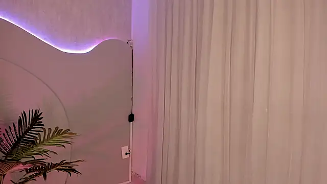 Snapshot of Emma_Morgann chatting on 03.18.26 Emma Morgann online show from 03.18.26