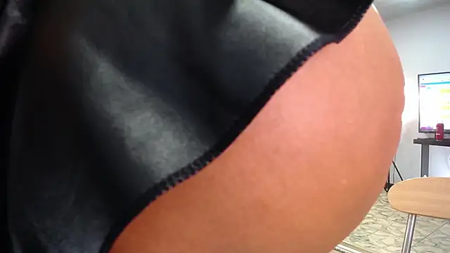 S Mia online show from 01.28.25