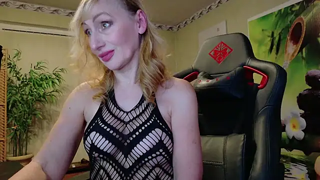 HotLana69 online show from 12.14.25