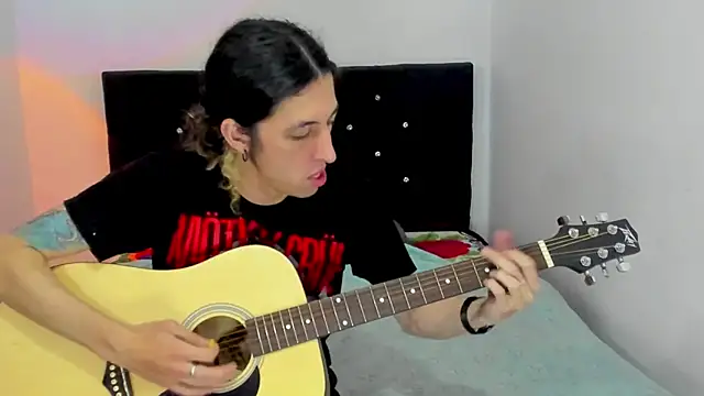 Snapshot of shelby__hotshoww chatting on 12.13.24 shelby  hotshoww online show from 12.13.24