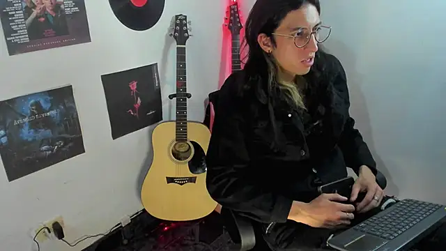 Snapshot of shelby__hotshoww chatting on 02.05.25 shelby  hotshoww online show from 02.05.25