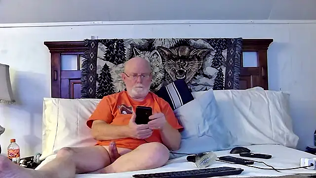 Snapshot of bigspike1960 chatting on 02.02.26 bigspike1960 online show from 02.02.26