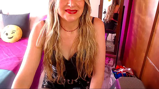 Jolie-Mature online show from 11.09.25