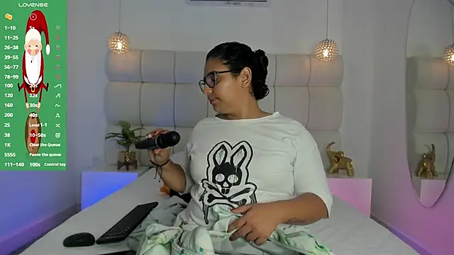 DanielleEvans  online show from 11.26.25