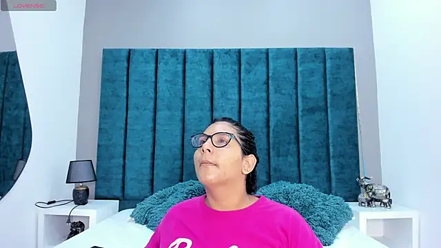 DanielleEvans  online show from 12.14.25