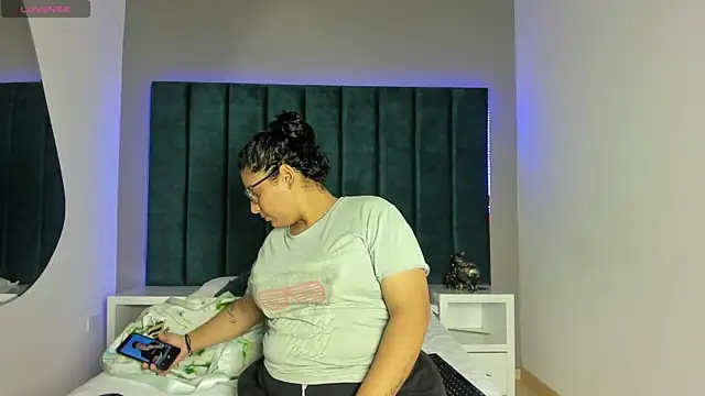 DanielleEvans  online show from 01.09.26