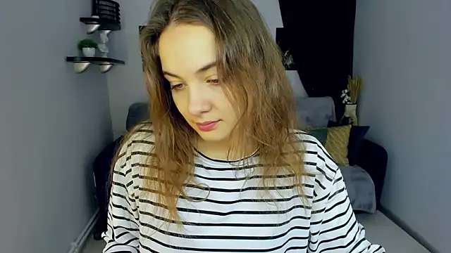 Snapshot of KristinaLoison chatting on 12.17.24 KristinaLoison online show from 12.17.24