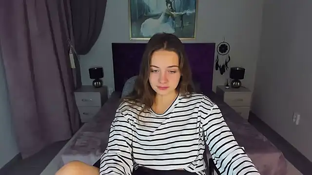 Snapshot of KristinaLoison chatting on 12.17.24 KristinaLoison online show from 12.17.24
