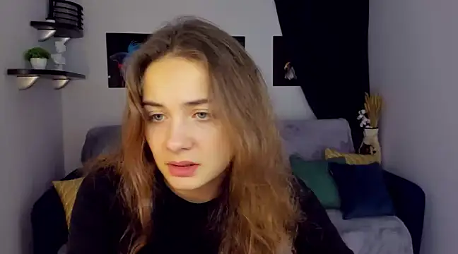 Snapshot of KristinaLoison chatting on 12.22.24 KristinaLoison online show from 12.22.24