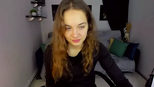 Snapshot of KristinaLoison chatting on 01.04.25 KristinaLoison online show from 01.04.25