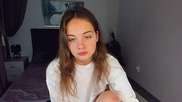 Snapshot of KristinaLoison chatting on 01.12.25 KristinaLoison online show from 01.12.25