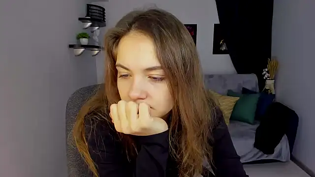 Snapshot of KristinaLoison chatting on 01.14.25 KristinaLoison online show from 01.14.25