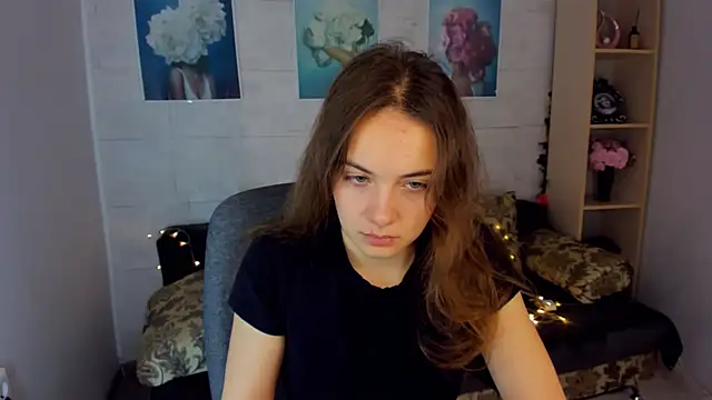 Snapshot of KristinaLoison chatting on 01.27.25 KristinaLoison online show from 01.27.25