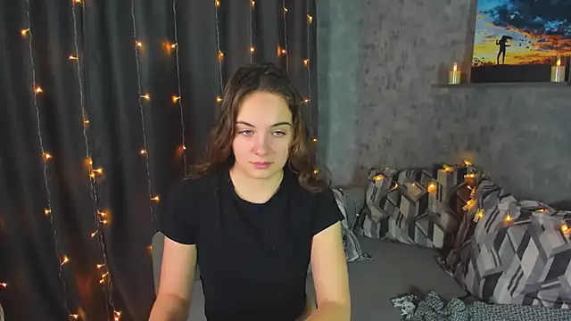 Snapshot of KristinaLoison chatting on 02.01.25 KristinaLoison online show from 02.01.25
