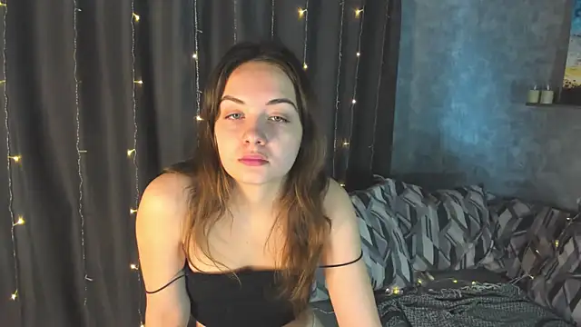 Snapshot of KristinaLoison chatting on 02.12.25 KristinaLoison online show from 02.12.25