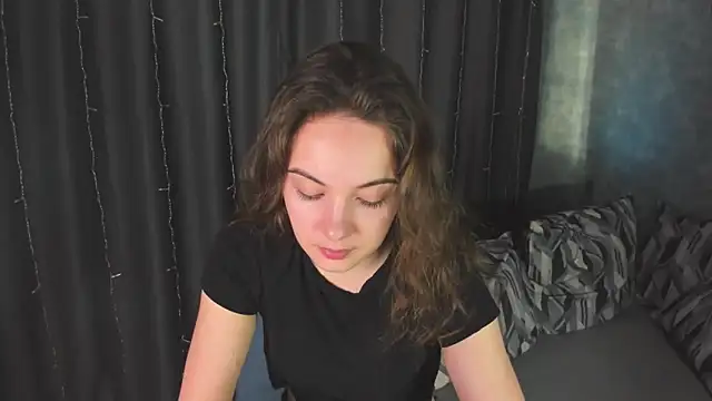 Snapshot of KristinaLoison chatting on 03.07.25 KristinaLoison online show from 03.07.25