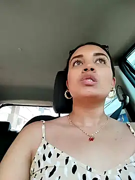 Snapshot of aisha_es chatting on 01.14.25 aisha es online show from 01.14.25