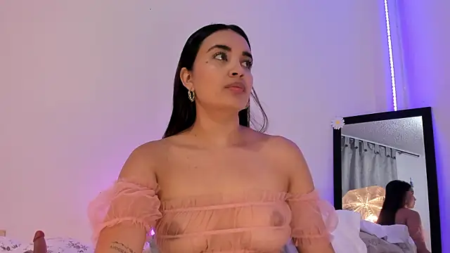 Snapshot of aisha_es chatting on 01.19.25 aisha es online show from 01.19.25